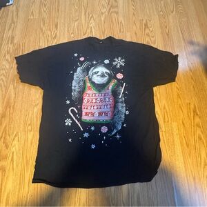 Men’s Funny Black T-Shirt with Festive Sloth Design XL